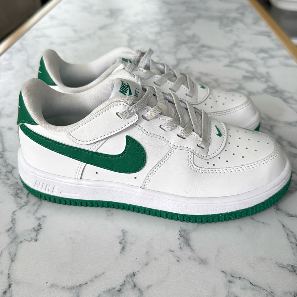 Nike dunk easy on